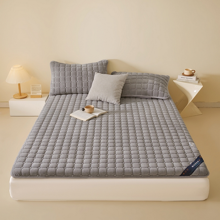 91家纺网 家纺一手货源 找家纺 丽诺床垫 2025新款德芙绒记忆棉两用5厘米床垫垫子 灰色