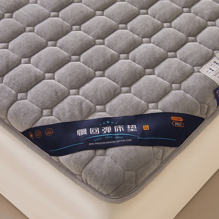 91家纺网 家纺一手货源 找家纺 丽诺床垫 2025新款德芙绒记忆棉两用5厘米床垫垫子 灰色