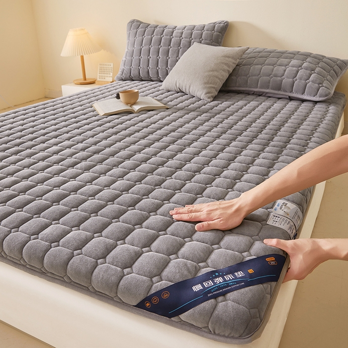91家纺网 家纺一手货源 找家纺 丽诺床垫 2025新款德芙绒记忆棉两用5厘米床垫垫子 灰色