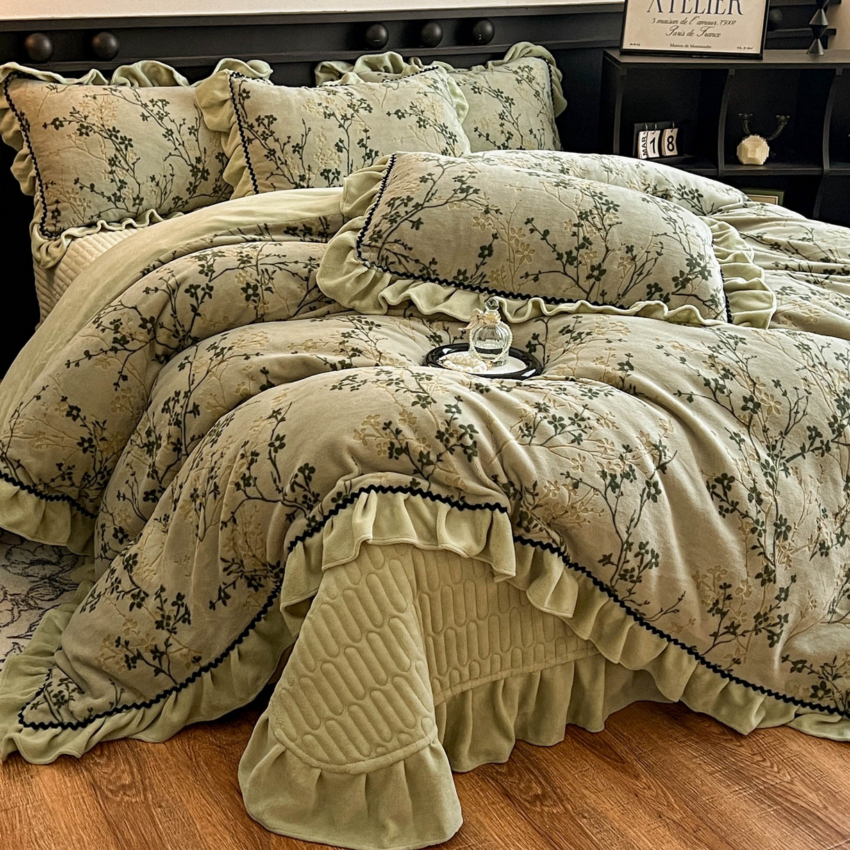 91家纺网 家纺一手货源 找家纺 （总）美梦家纺 2025新款雕花牛奶绒夹棉床盖四件套