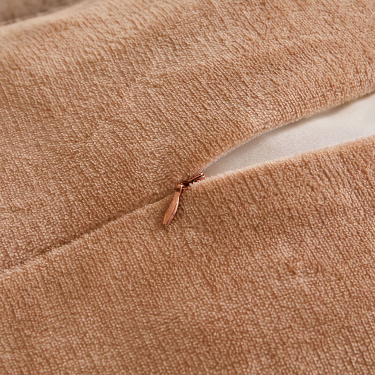 91家纺网 家纺一手货源 找家纺 （总）吾秀家居 绒城 2025  纽扣工艺款230克美丽绒四件套 牛奶绒四件套-美丽系列