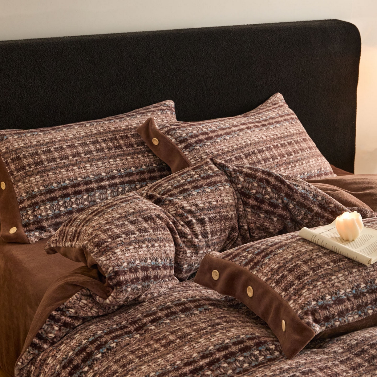 91家纺网 家纺一手货源 找家纺 吾秀家居 绒城 2025  纽扣工艺款230克美丽绒四件套 牛奶绒四件套-美丽系列 织梦