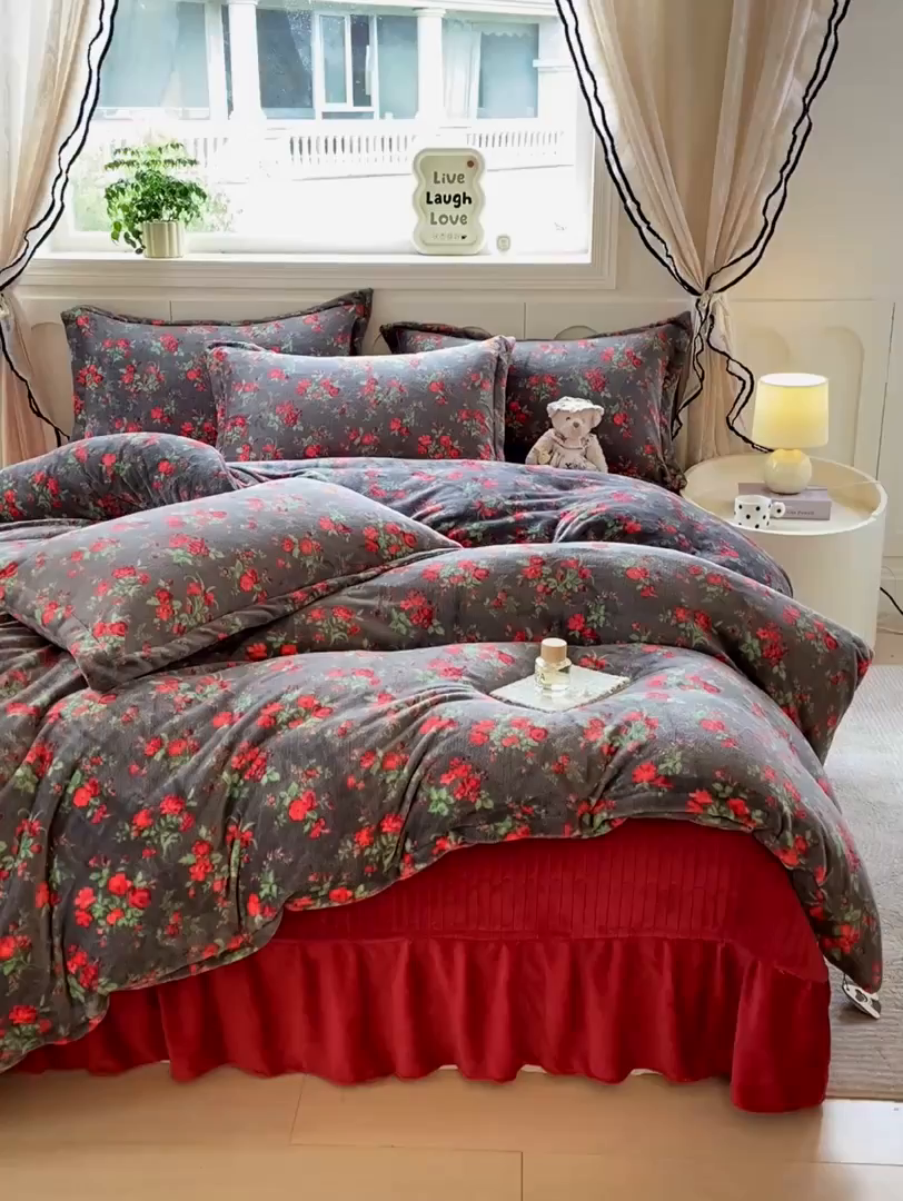 91家纺网 家纺一手货源 找家纺 （总）豫见家纺 2025新款高克重牛奶绒夹棉床盖四件套