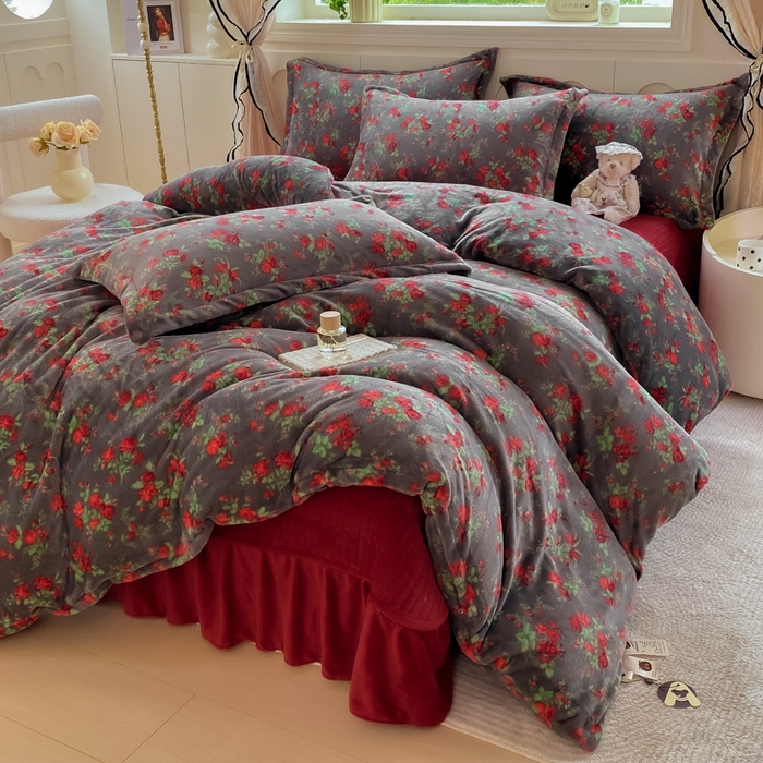 91家纺网 家纺一手货源 找家纺 （总）豫见家纺 2025新款高克重牛奶绒夹棉床盖四件套