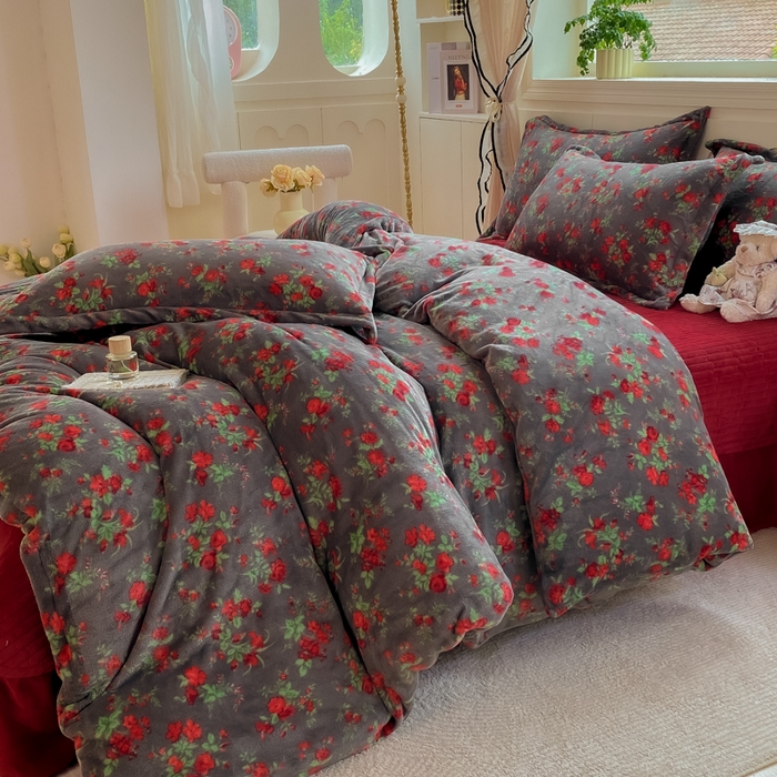 91家纺网 家纺一手货源 找家纺 （总）豫见家纺 2025新款高克重牛奶绒夹棉床盖四件套