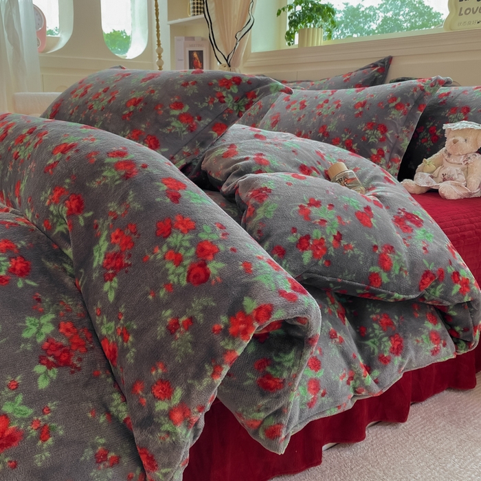 91家纺网 家纺一手货源 找家纺 （总）豫见家纺 2025新款高克重牛奶绒夹棉床盖四件套