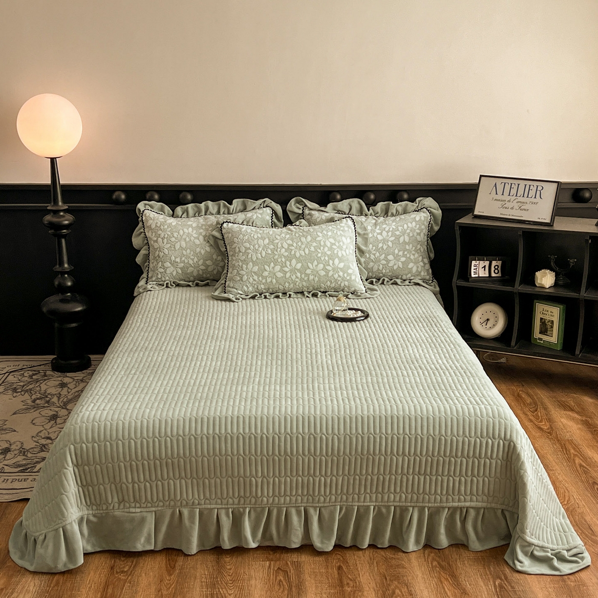 91家纺网 家纺一手货源 找家纺 美梦家纺 2025新款雕花牛奶绒夹棉床盖四件套 芳草绿