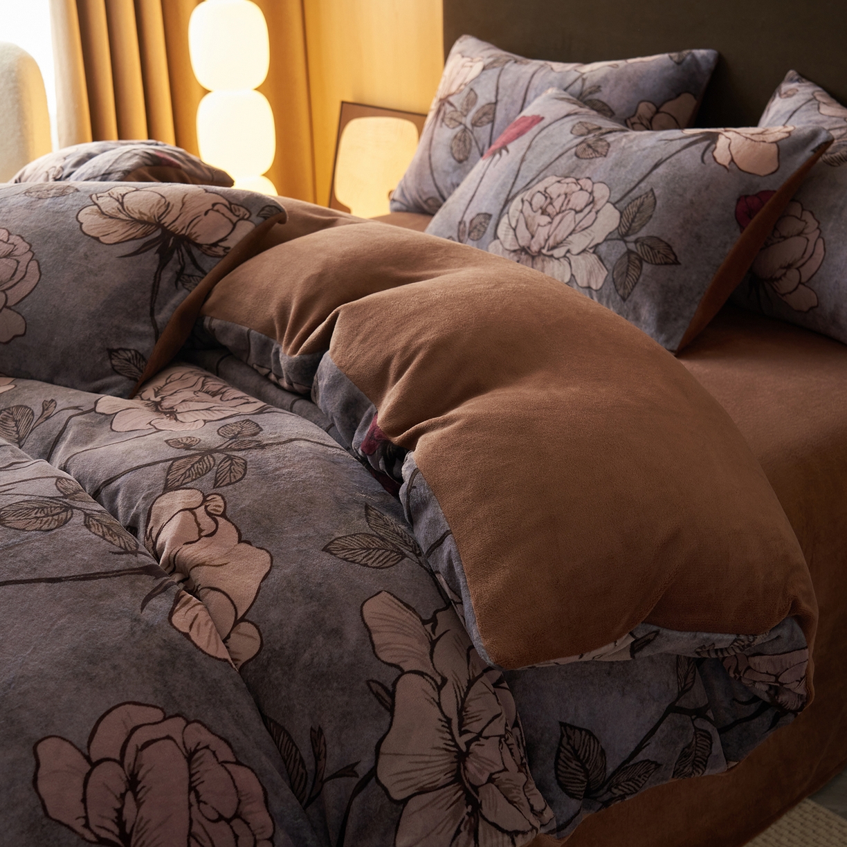 91家纺网 家纺一手货源 找家纺 吾秀家居 绒城  230克美拉德数码绒四件套 牛奶绒四件套 - 暖秋系列 幽香花语