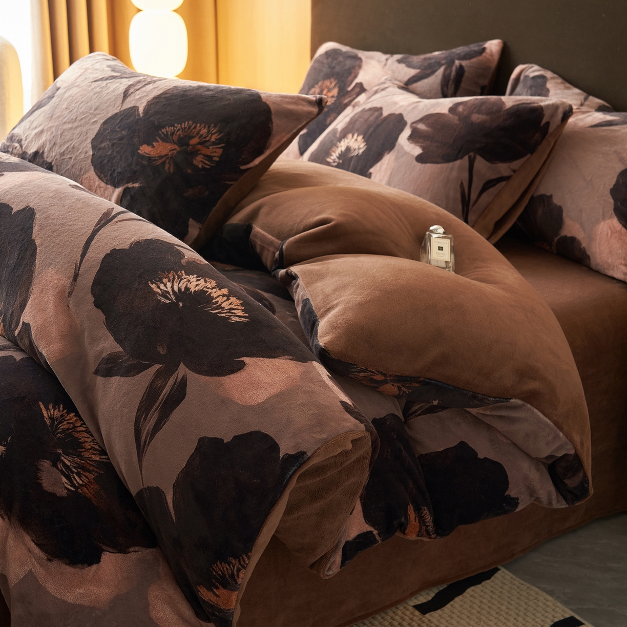 91家纺网 家纺一手货源 找家纺 吾秀家居 绒城  230克美拉德数码绒四件套 牛奶绒四件套 - 暖秋系列 暗香