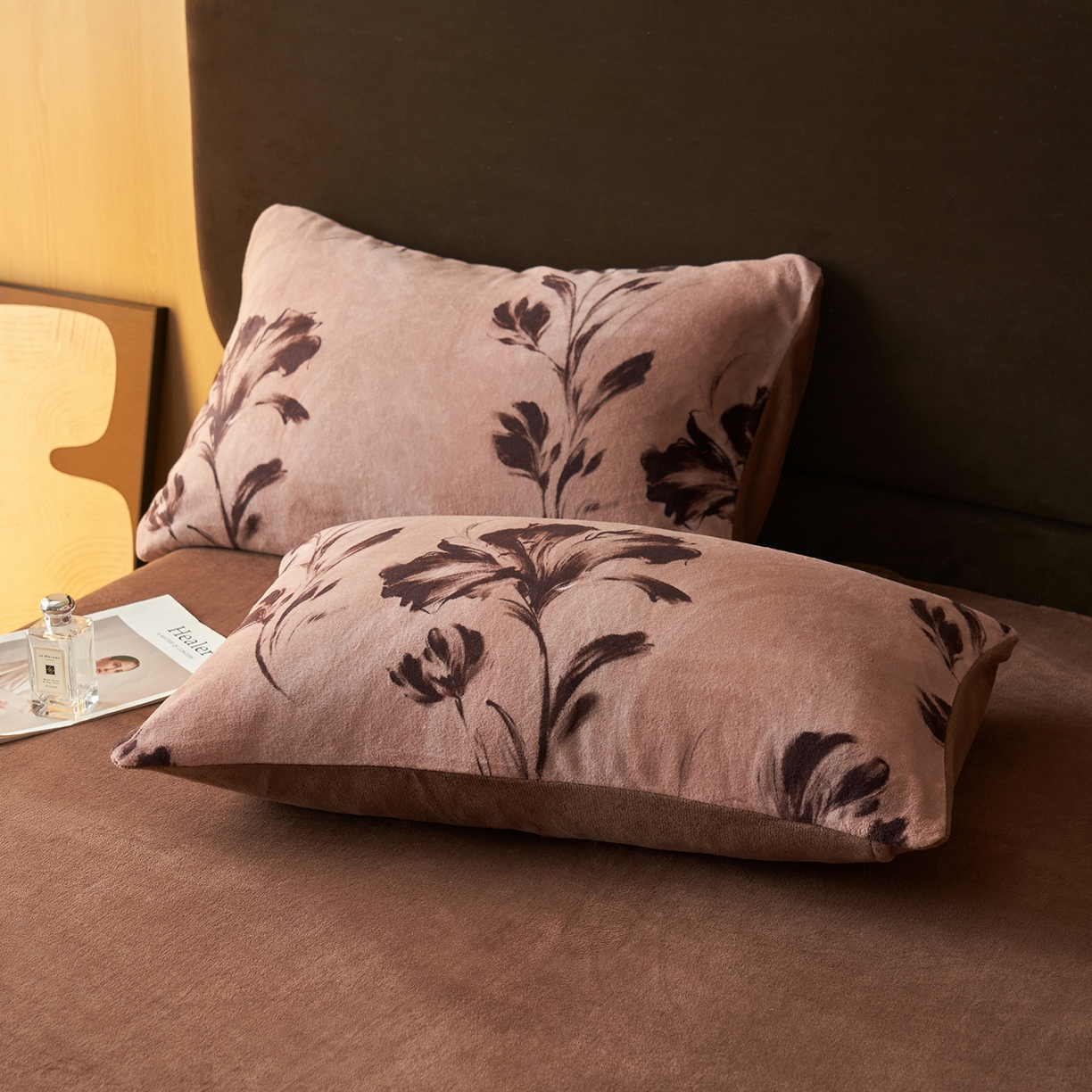 91家纺网 家纺一手货源 找家纺 吾秀家居 绒城  230克美拉德数码绒四件套 牛奶绒四件套 - 暖秋系列 拿铁玫瑰