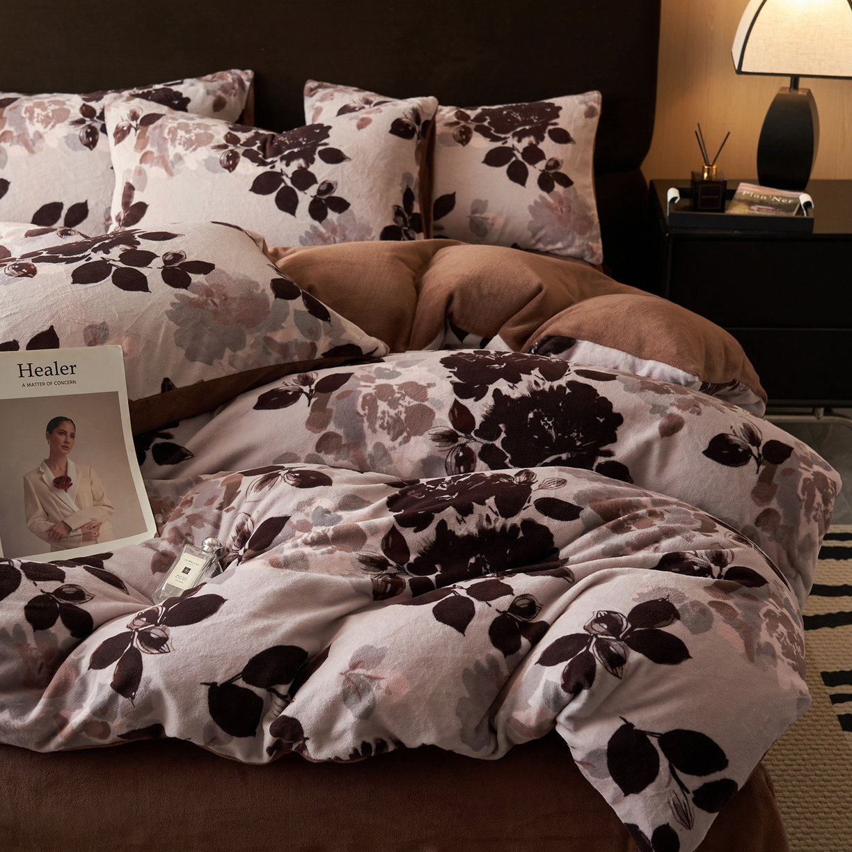 91家纺网 家纺一手货源 找家纺 吾秀家居 绒城  230克美拉德数码绒四件套 牛奶绒四件套 - 暖秋系列 罗曼庄园