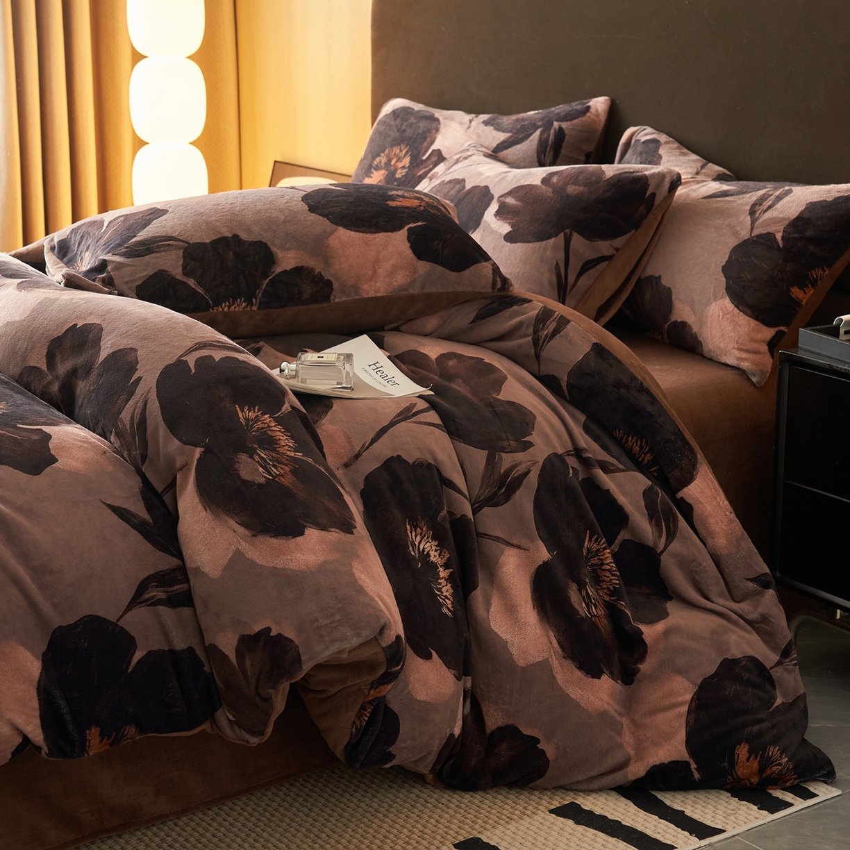 91家纺网 家纺一手货源 找家纺 吾秀家居 绒城  230克美拉德数码绒四件套 牛奶绒四件套 - 暖秋系列 暗香