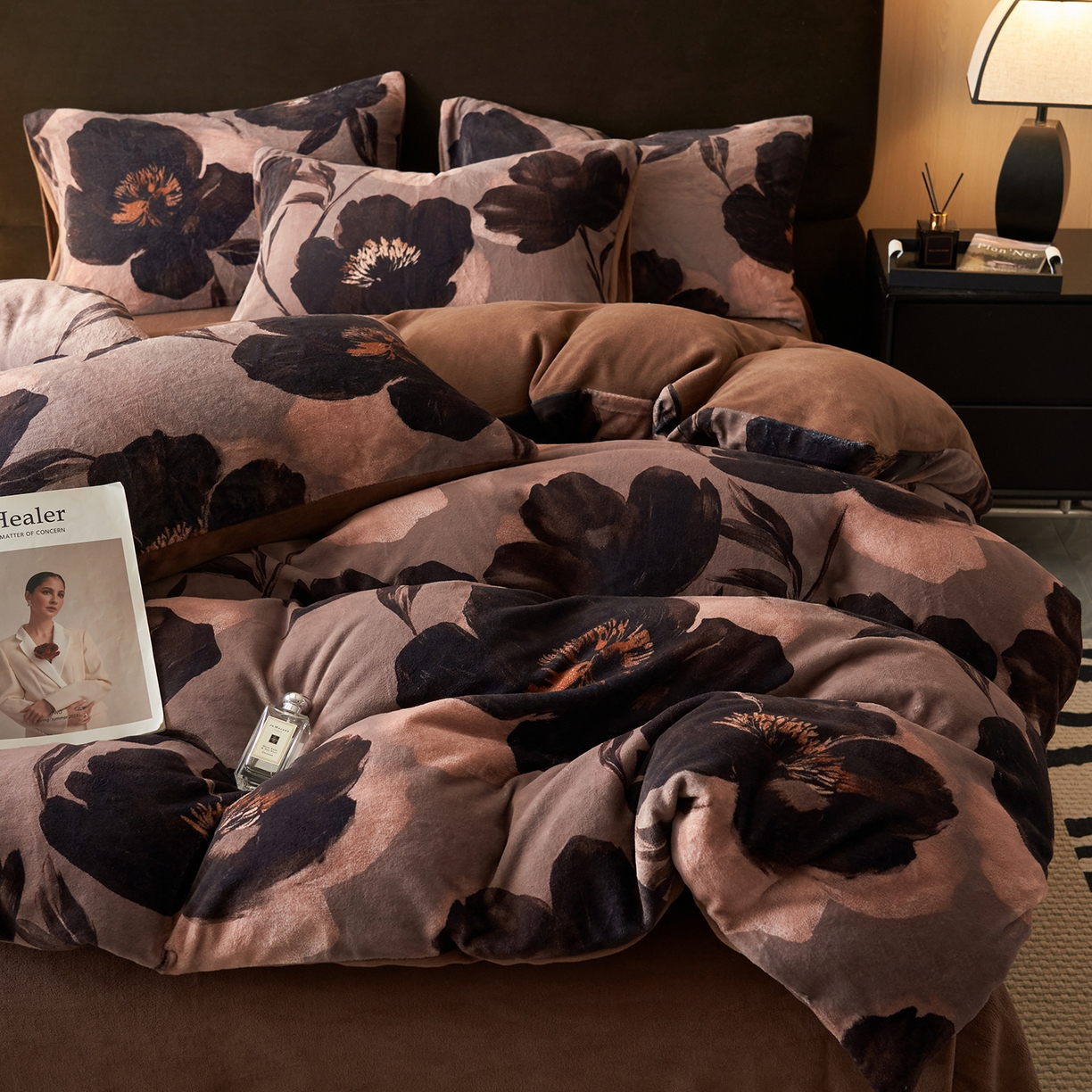 91家纺网 家纺一手货源 找家纺 吾秀家居 绒城  230克美拉德数码绒四件套 牛奶绒四件套 - 暖秋系列 暗香