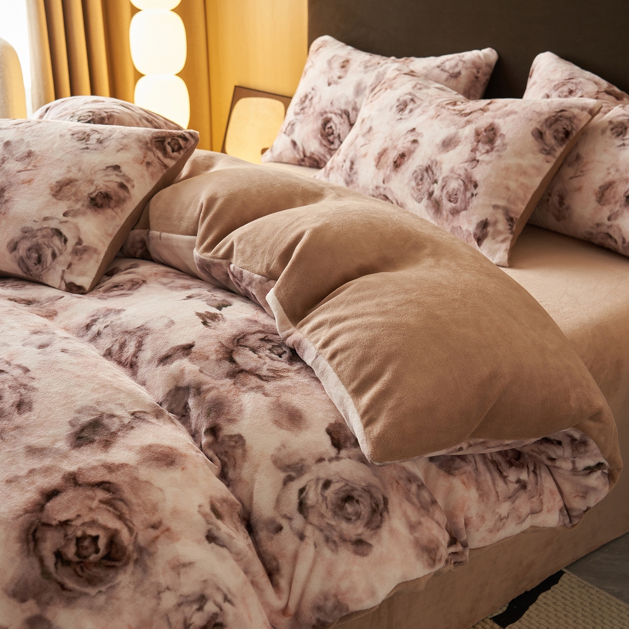 91家纺网 家纺一手货源 找家纺 吾秀家居 绒城  230克美拉德数码绒四件套 牛奶绒四件套 - 暖秋系列 花韵