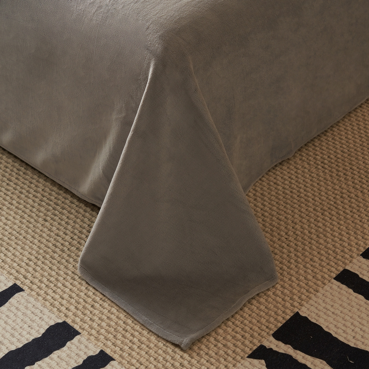 91家纺网 家纺一手货源 找家纺 吾秀家居 绒城  230克美拉德数码绒四件套 牛奶绒四件套 - 暖秋系列 花意浓