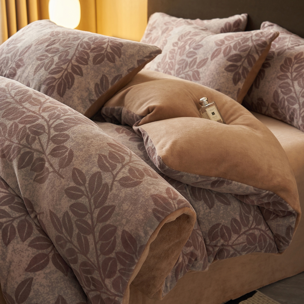 91家纺网 家纺一手货源 找家纺 吾秀家居 绒城  230克美拉德数码绒四件套 牛奶绒四件套 - 暖秋系列 冬日森林