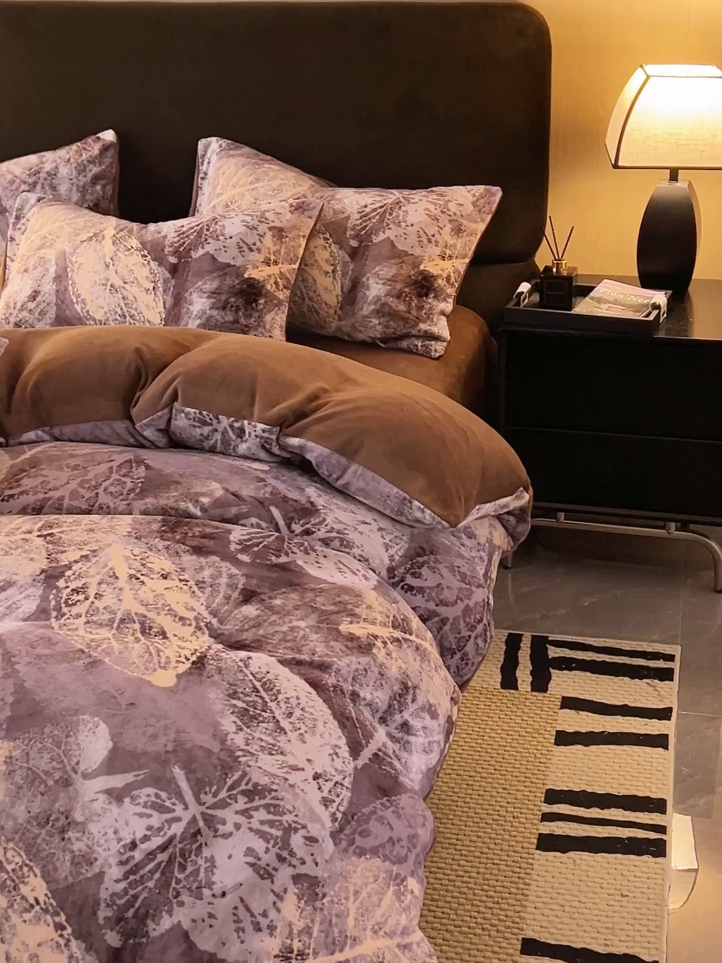 91家纺网 家纺一手货源 找家纺 吾秀家居 绒城  230克美拉德数码绒四件套 牛奶绒四件套 - 暖秋系列 深紫罗兰