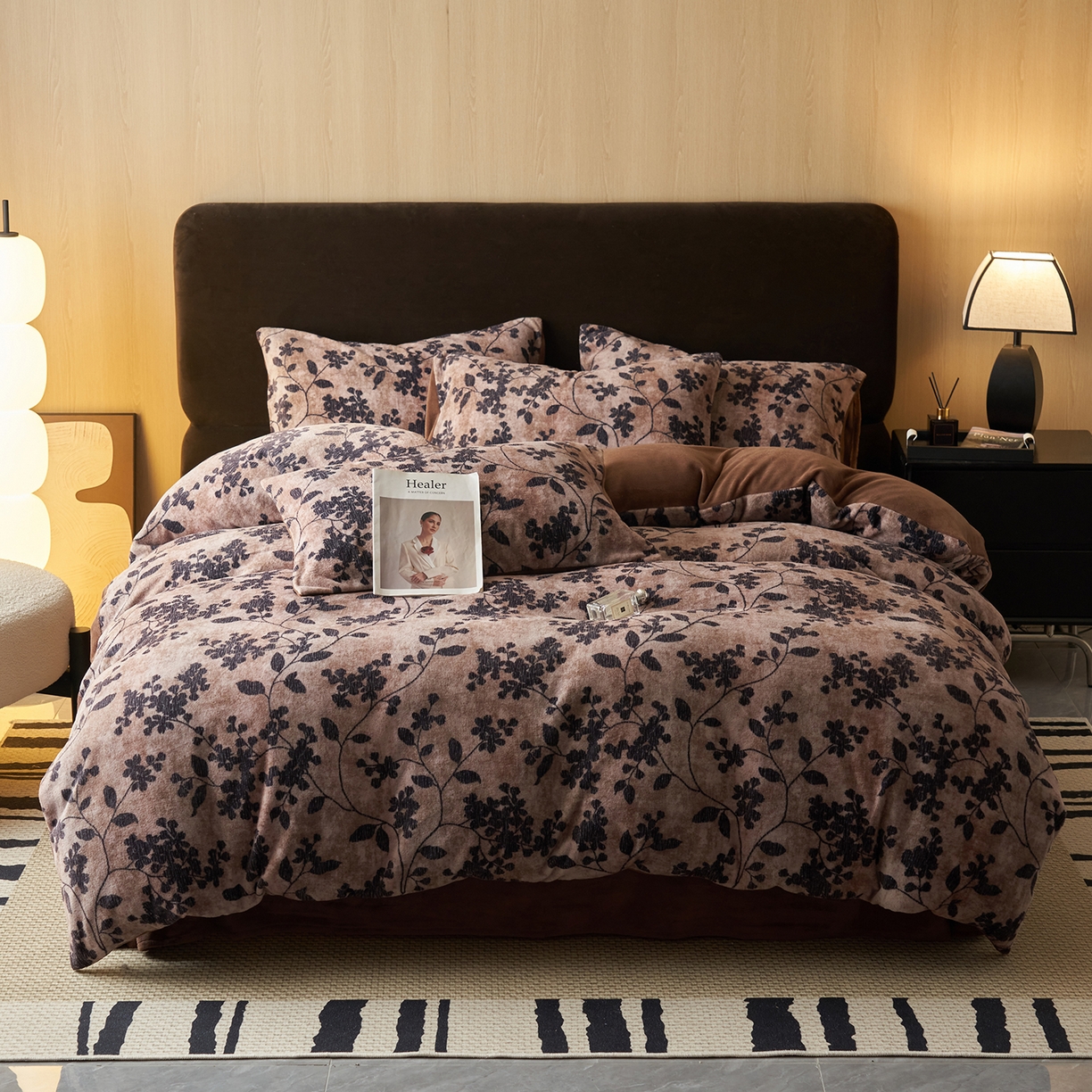 91家纺网 家纺一手货源 找家纺 吾秀家居 绒城  230克美拉德数码绒四件套 牛奶绒四件套 - 暖秋系列 冬日恋歌-咖