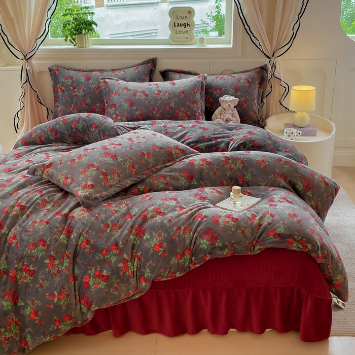 91家纺网 家纺一手货源 找家纺 （总）豫见家纺 2025新款高克重牛奶绒夹棉床盖四件套