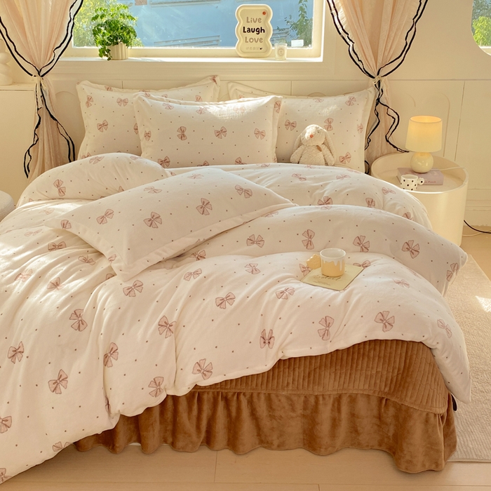 91家纺网 家纺一手货源 找家纺 （总）豫见家纺 2025新款高克重牛奶绒夹棉床盖四件套