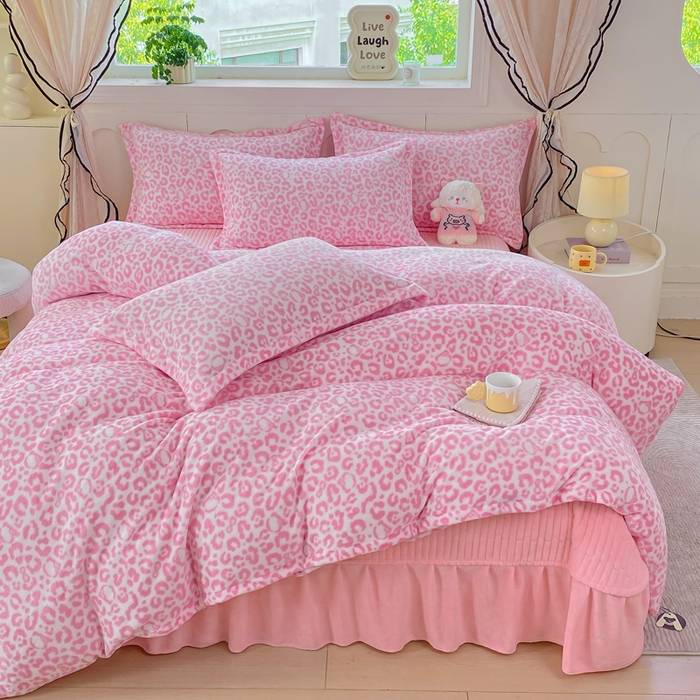 91家纺网 家纺一手货源 找家纺 （总）豫见家纺 2025新款高克重牛奶绒夹棉床盖四件套