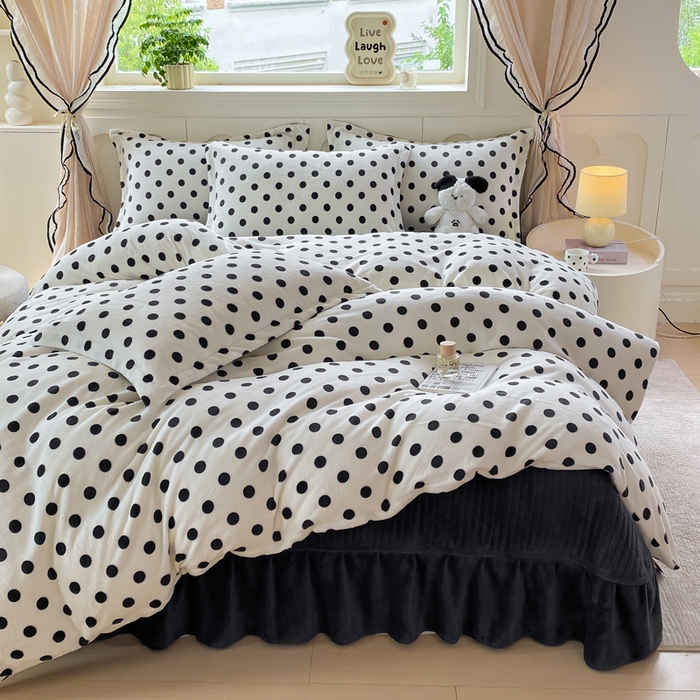 91家纺网 家纺一手货源 找家纺 （总）豫见家纺 2025新款高克重牛奶绒夹棉床盖四件套