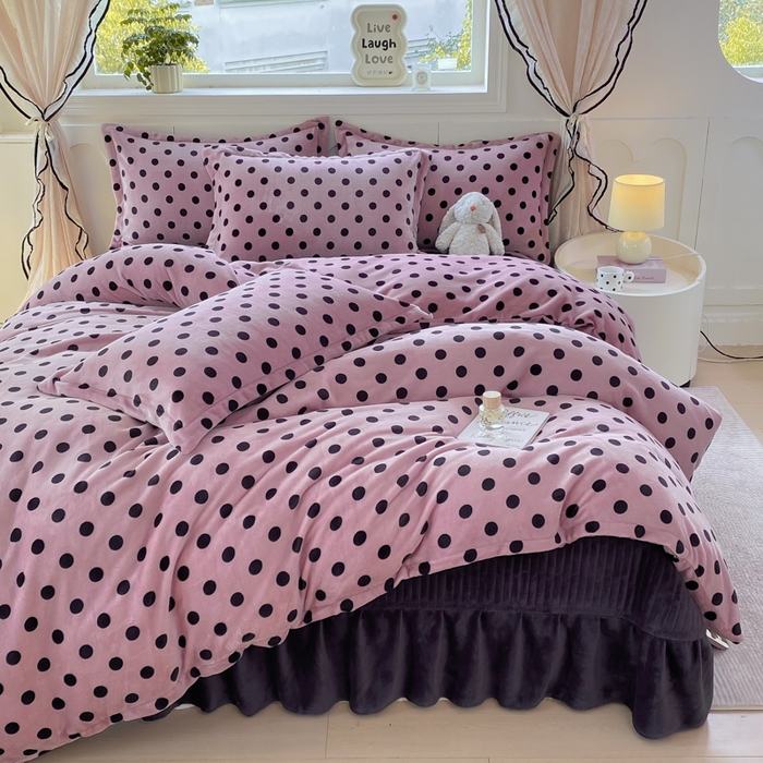 91家纺网 家纺一手货源 找家纺 （总）豫见家纺 2025新款高克重牛奶绒夹棉床盖四件套