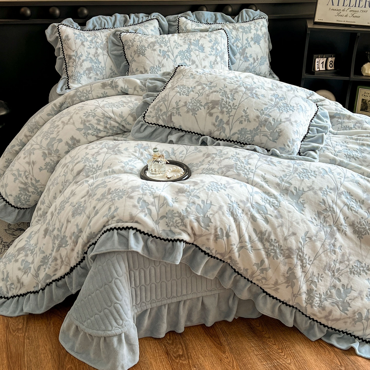 美梦家纺 2025新款雕花牛奶绒夹棉床盖四件套 花朝梦-蓝