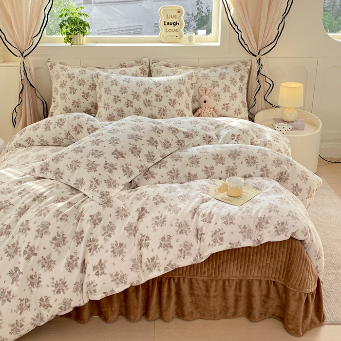 91家纺网 家纺一手货源 找家纺 （总）豫见家纺 2025新款高克重牛奶绒夹棉床盖四件套