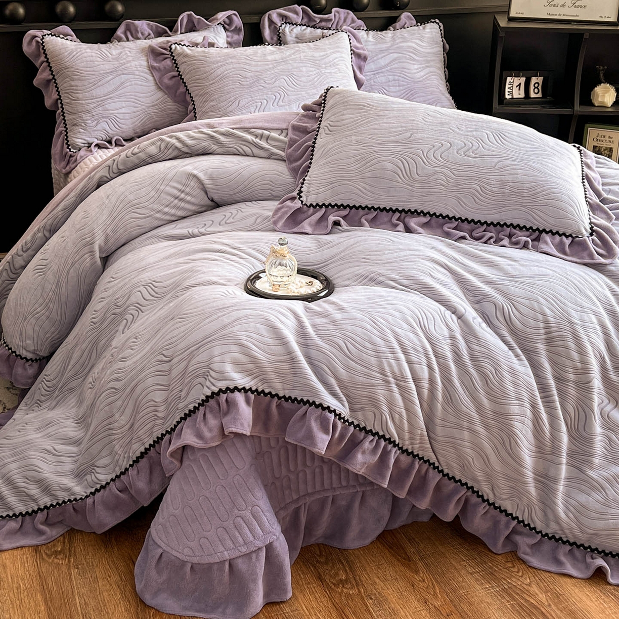 美梦家纺 2025新款雕花牛奶绒夹棉床盖四件套 紫藤