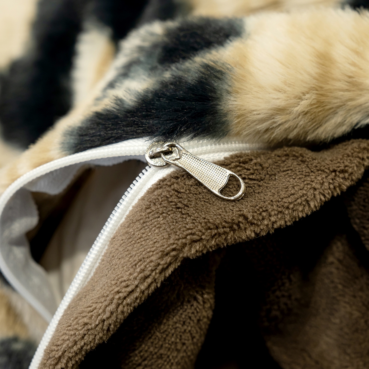 91家纺网 家纺一手货源 找家纺 豫见家纺 2025新款法式美拉德高克重兔毛床单款四件套兔毛简单款 豹纹咖