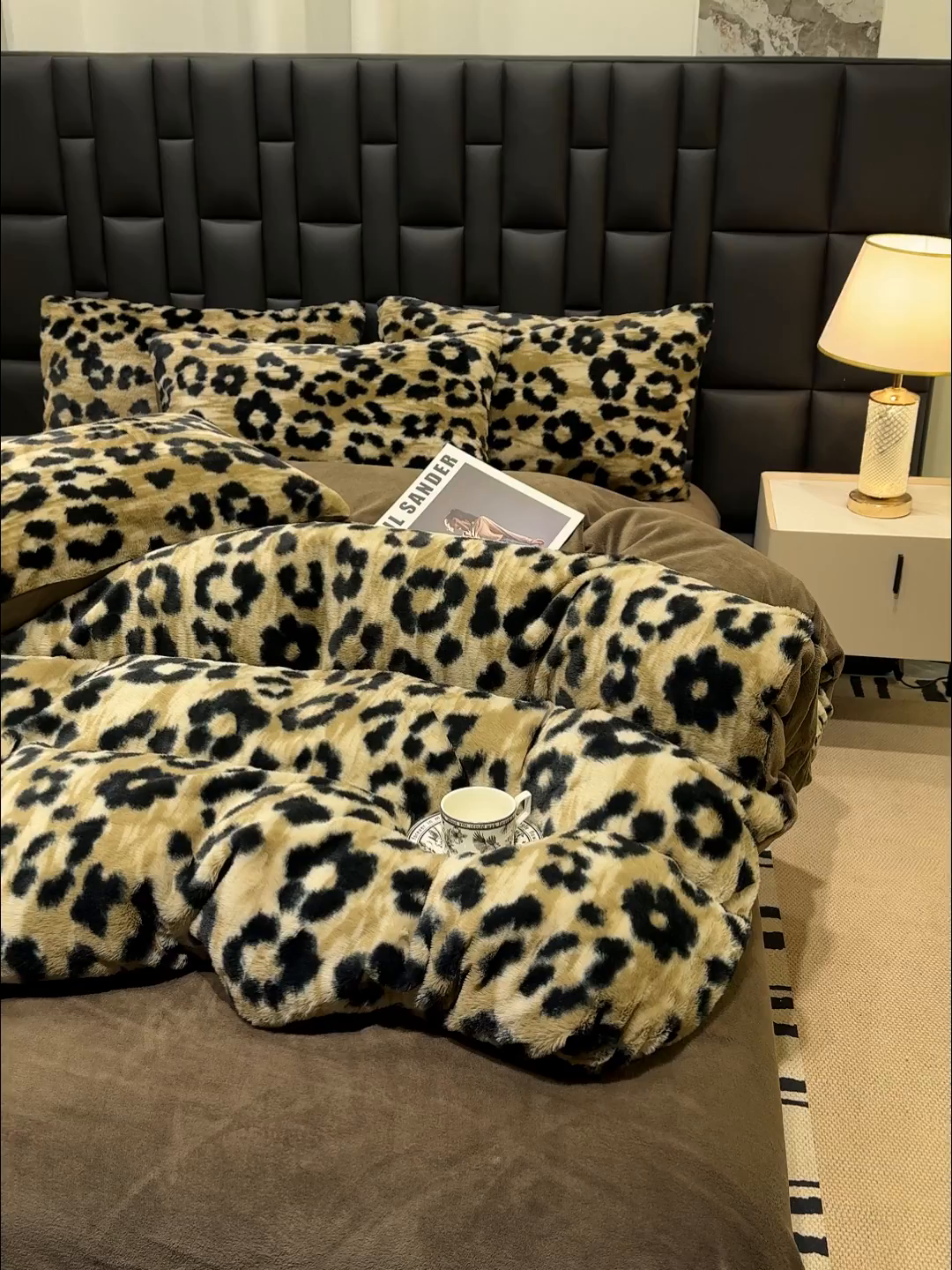 91家纺网 家纺一手货源 找家纺 豫见家纺 2025新款法式美拉德高克重兔毛床单款四件套兔毛简单款 豹纹咖