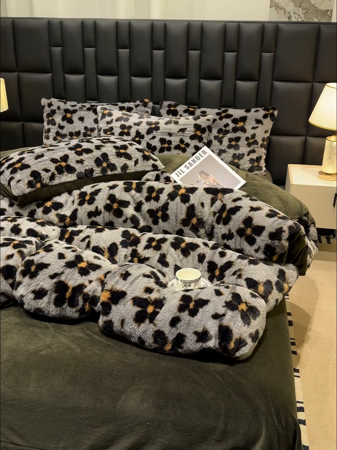 91家纺网 家纺一手货源 找家纺 豫见家纺 2025新款法式美拉德高克重兔毛床单款四件套兔毛简单款 蝶舞-灰