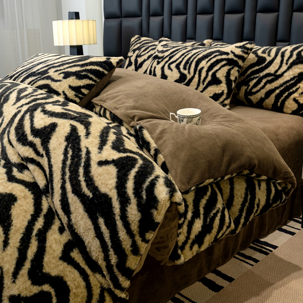 91家纺网 家纺一手货源 找家纺 豫见家纺 2025新款法式美拉德高克重兔毛床单款四件套兔毛简单款 虎纹