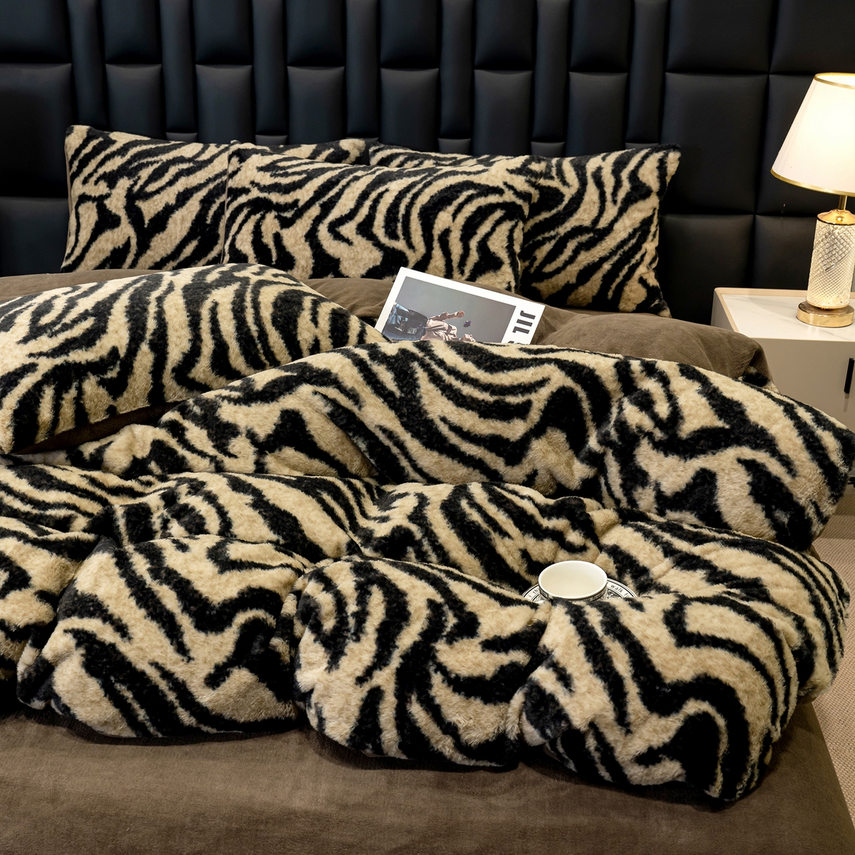 91家纺网 家纺一手货源 找家纺 豫见家纺 2025新款法式美拉德高克重兔毛床单款四件套兔毛简单款 虎纹