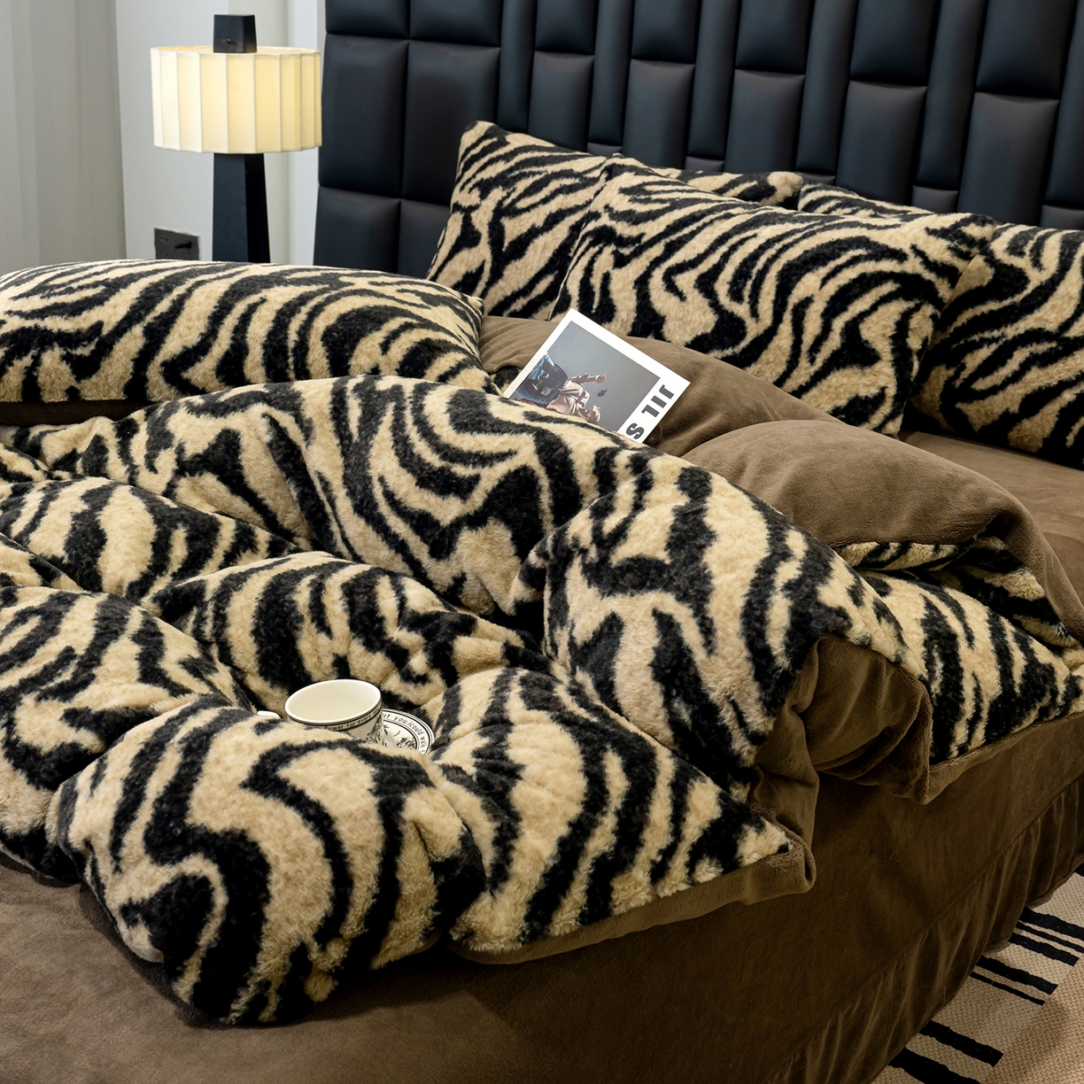 91家纺网 家纺一手货源 找家纺 豫见家纺 2025新款法式美拉德高克重兔毛床单款四件套兔毛简单款 虎纹