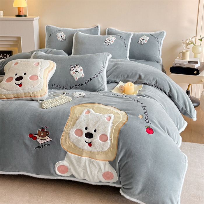 91家纺网 家纺一手货源 找家纺 （总）梦舒羽 2025新款A类230克全消光刺绣贴布牛奶绒四件套学生宿舍床单款床上用品套件