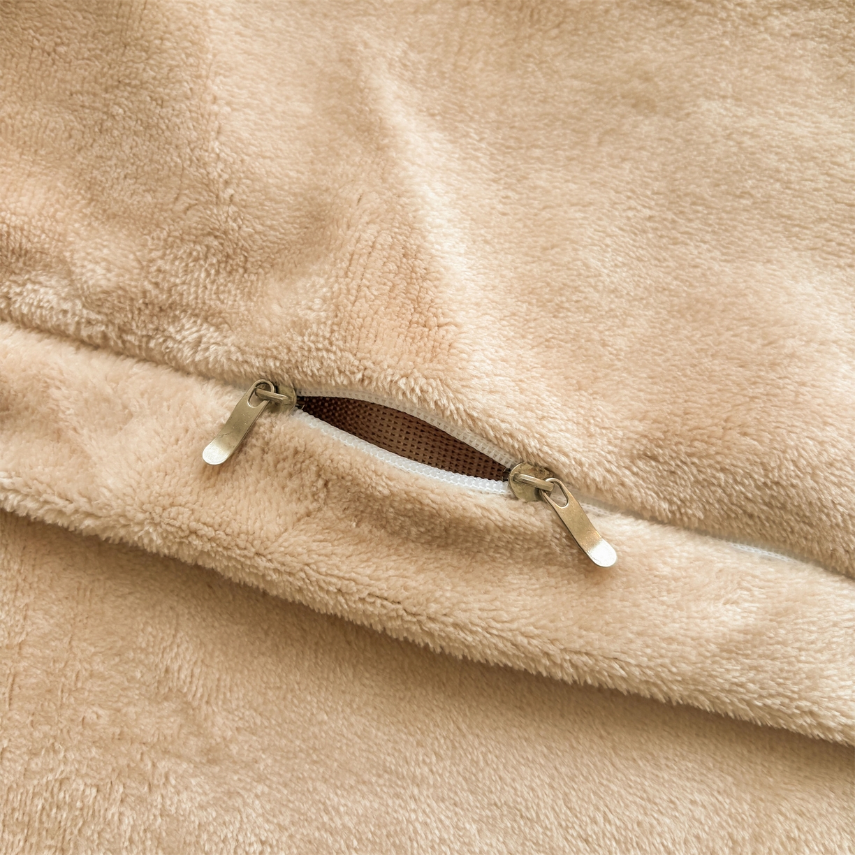 91家纺网 家纺一手货源 找家纺 义博家纺 2025新款高克重牛奶绒蝴蝶贴布绣四件套 爱心蝴蝶-咖