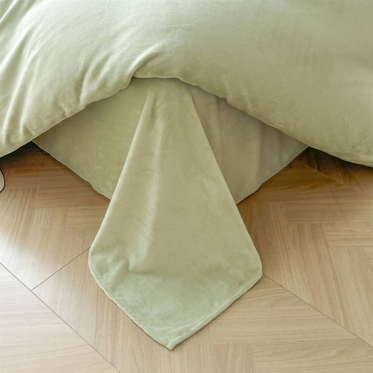 91家纺网 家纺一手货源 找家纺 义博家纺 2025新款高克重牛奶绒蝴蝶贴布绣四件套 爱心蝴蝶-绿