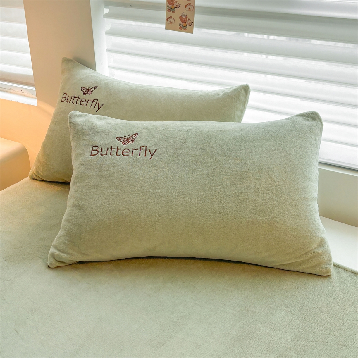 91家纺网 家纺一手货源 找家纺 义博家纺 2025新款高克重牛奶绒蝴蝶贴布绣四件套 爱心蝴蝶-绿