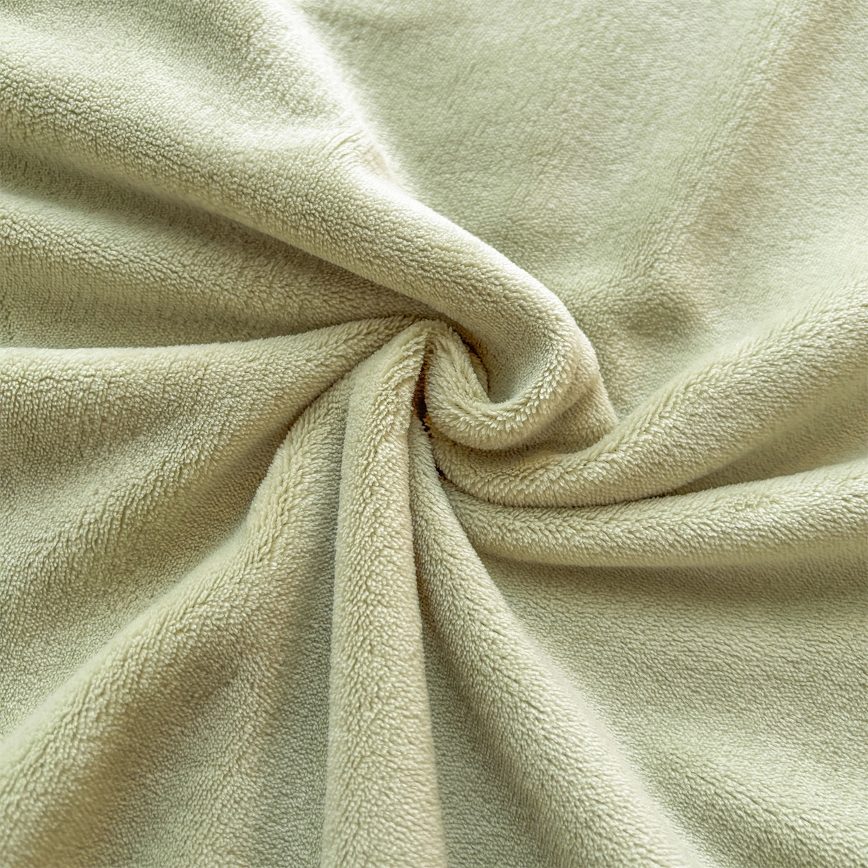 91家纺网 家纺一手货源 找家纺 义博家纺 2025新款高克重牛奶绒蝴蝶贴布绣四件套 爱心蝴蝶-绿