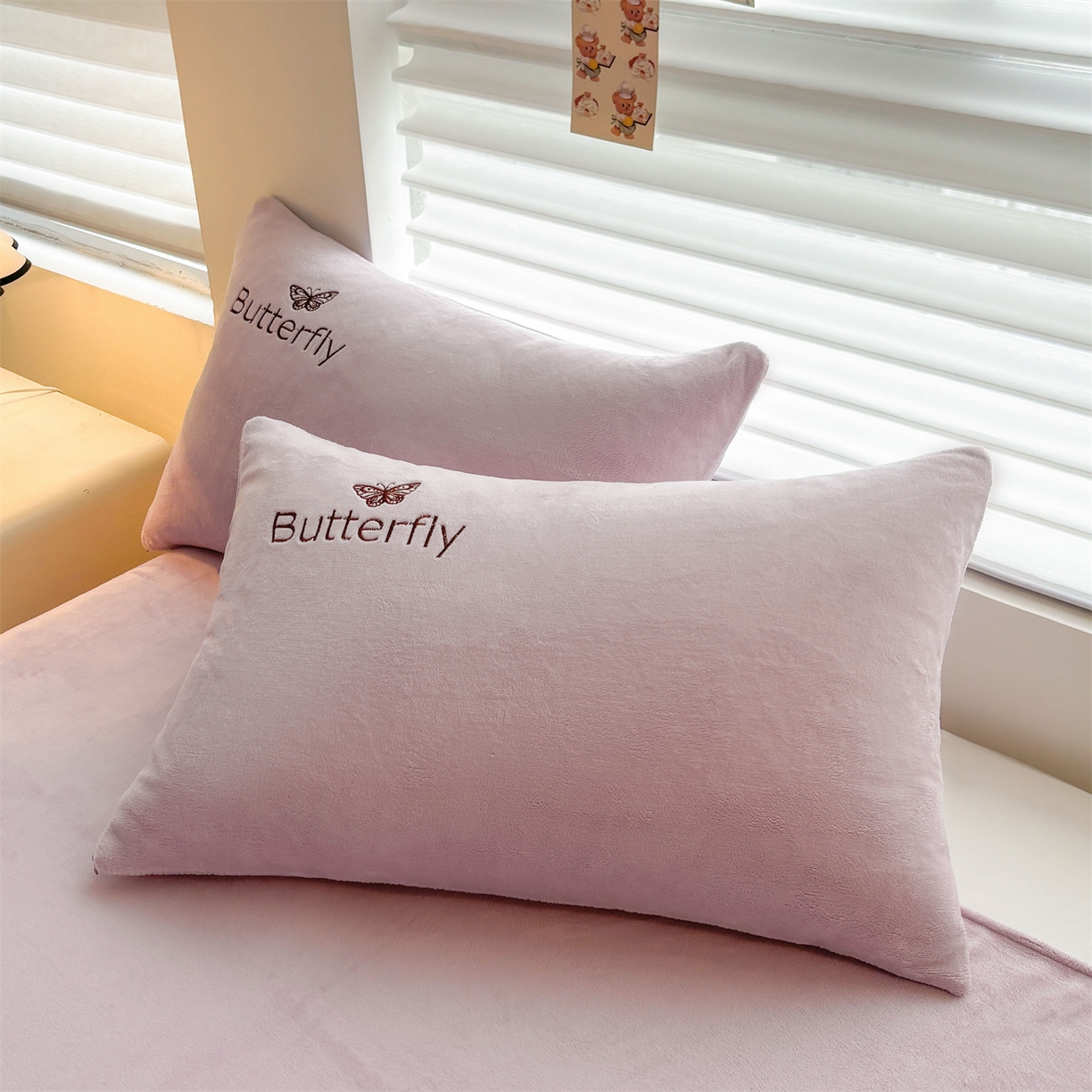 91家纺网 家纺一手货源 找家纺 义博家纺 2025新款高克重牛奶绒蝴蝶贴布绣四件套 爱心蝴蝶-紫