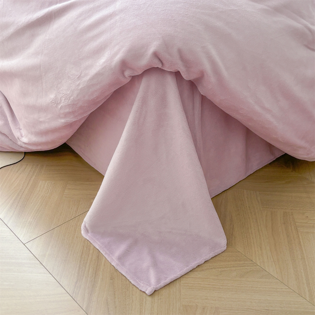 91家纺网 家纺一手货源 找家纺 义博家纺 2025新款高克重牛奶绒蝴蝶贴布绣四件套 爱心蝴蝶-紫