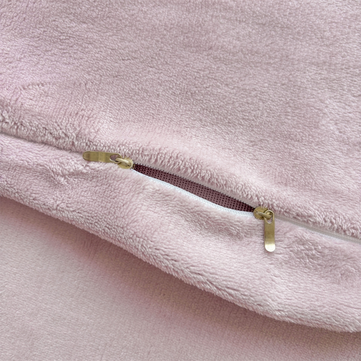 91家纺网 家纺一手货源 找家纺 义博家纺 2025新款高克重牛奶绒蝴蝶贴布绣四件套 爱心蝴蝶-紫