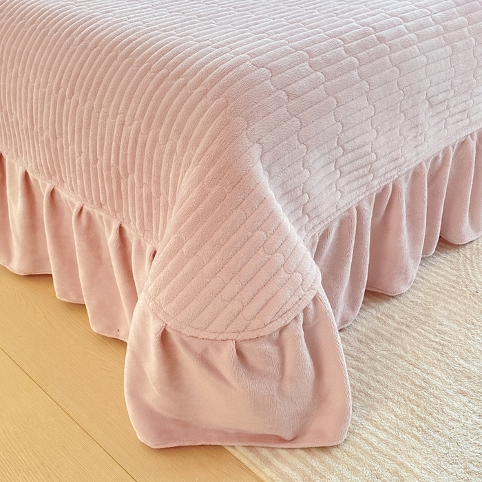 91家纺网 家纺一手货源 找家纺 豫见家纺 2025新款高克重牛奶绒夹棉床盖四件套 灰调爱恋