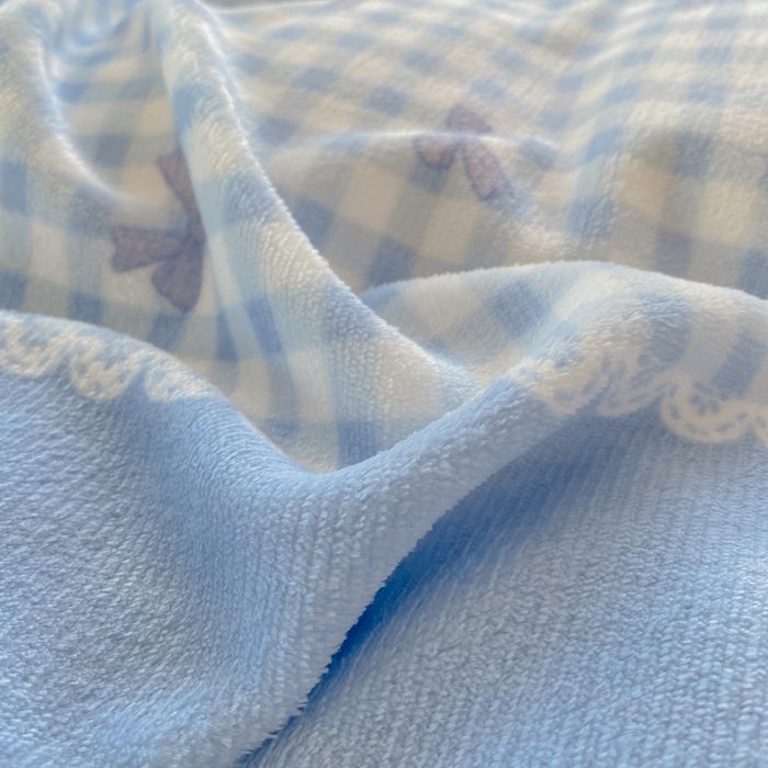 91家纺网 家纺一手货源 找家纺 豫见家纺 2025新款高克重牛奶绒夹棉床盖四件套 蓝格蝶韵