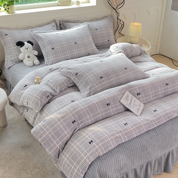 91家纺网 家纺一手货源 找家纺 豫见家纺 2025新款高克重牛奶绒夹棉床盖四件套 罗格先生