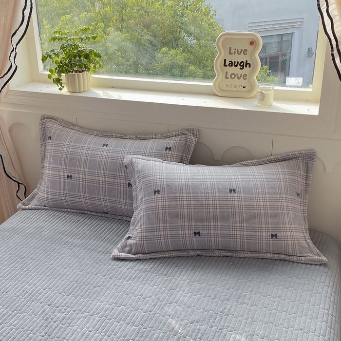 91家纺网 家纺一手货源 找家纺 豫见家纺 2025新款高克重牛奶绒夹棉床盖四件套 罗格先生