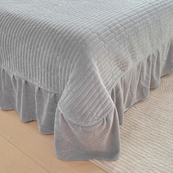 91家纺网 家纺一手货源 找家纺 豫见家纺 2025新款高克重牛奶绒夹棉床盖四件套 罗格先生