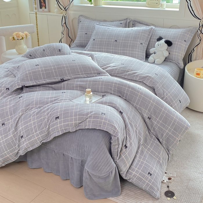 91家纺网 家纺一手货源 找家纺 豫见家纺 2025新款高克重牛奶绒夹棉床盖四件套 罗格先生